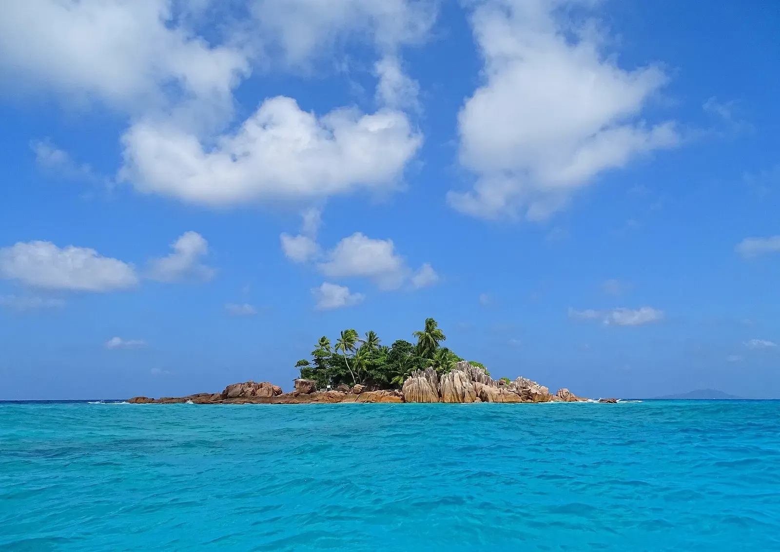 Islet Saint Pierre, a granite outcrop off Praslin's coast